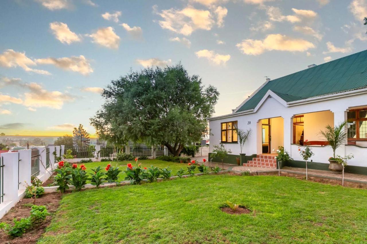Ravenscliff Villa Oudtshoorn Exterior photo